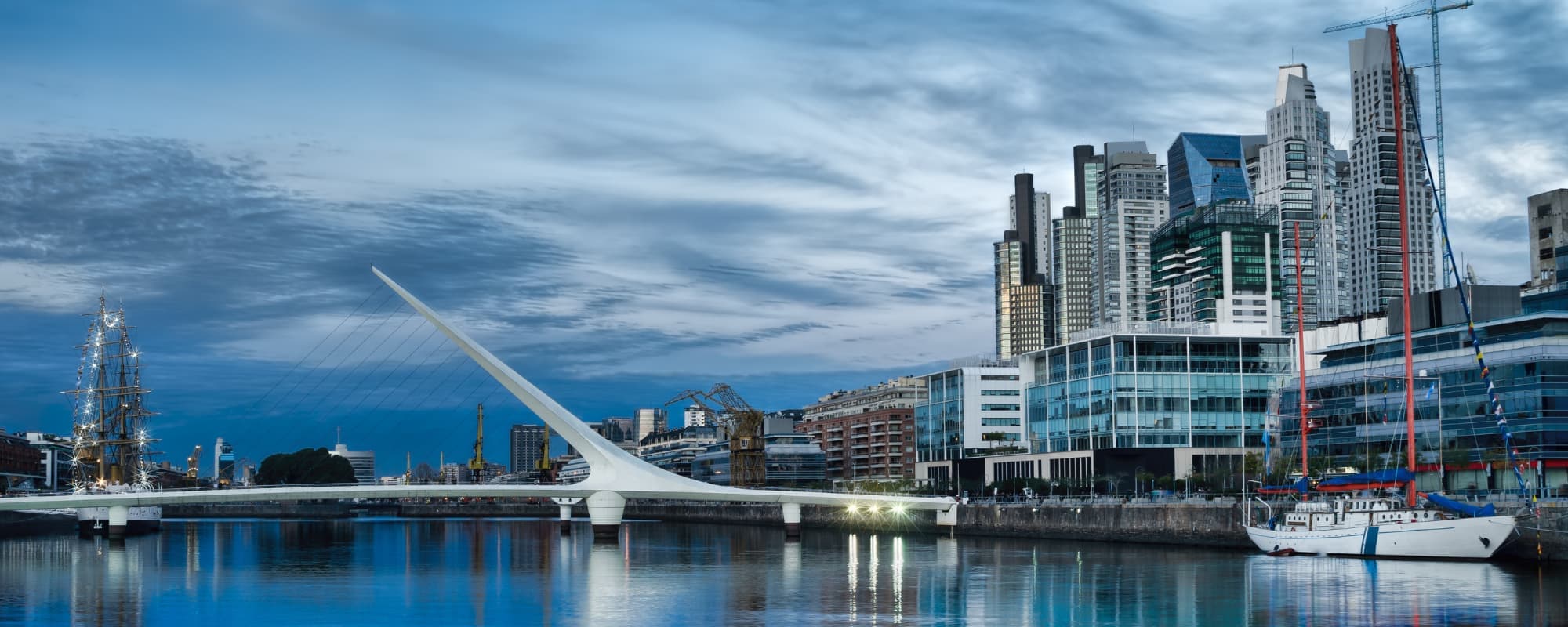 Panorama urbano de Argentina para ilustrar la proyección de Jecy Company